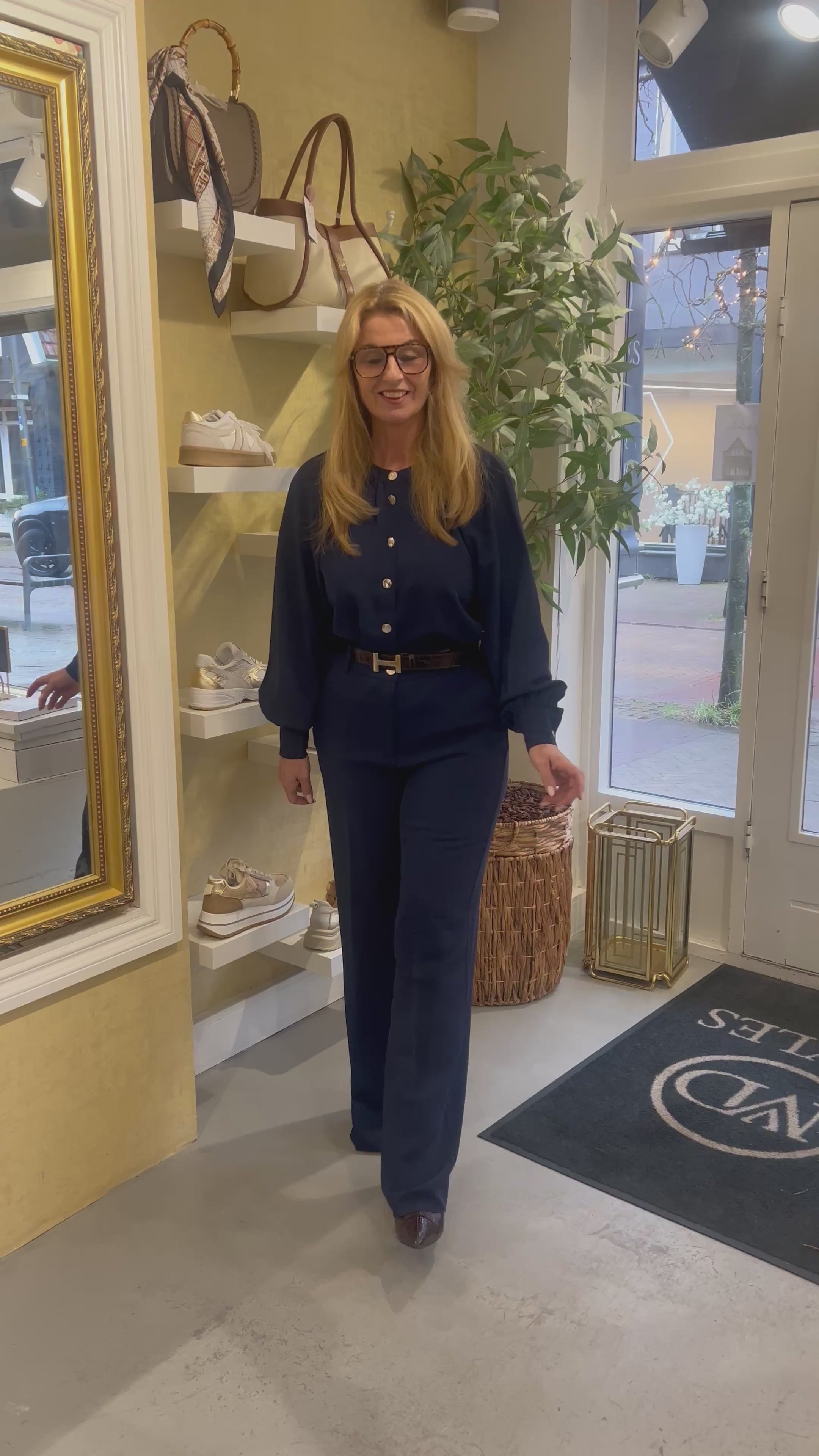 Label Dot Blouse Amanda – Navy