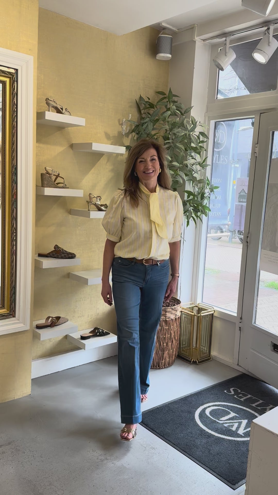 MVD Styles The Label - Guusje Gold Top