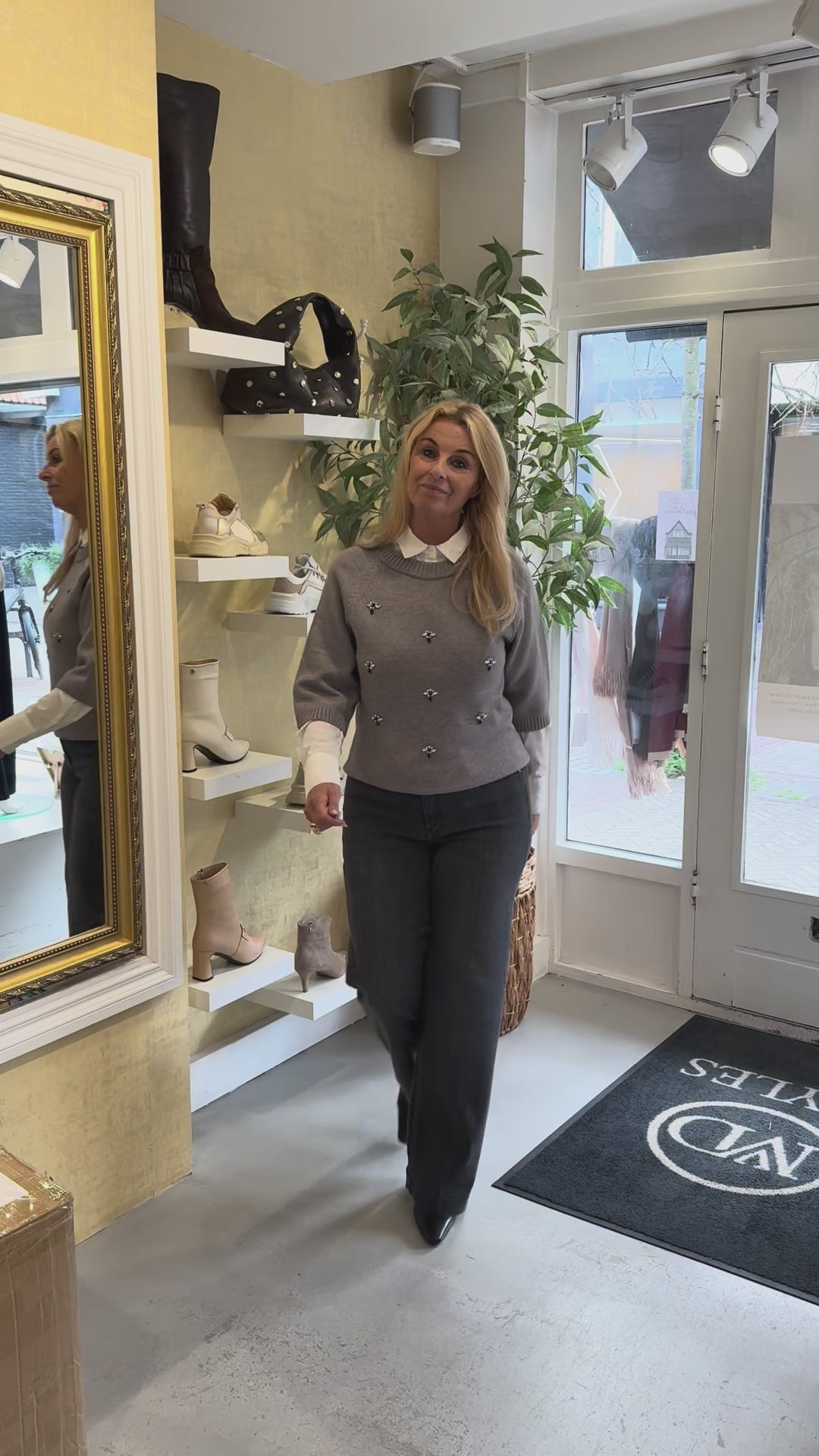 MVD Styles The Label – Grijs Truitje met Strass