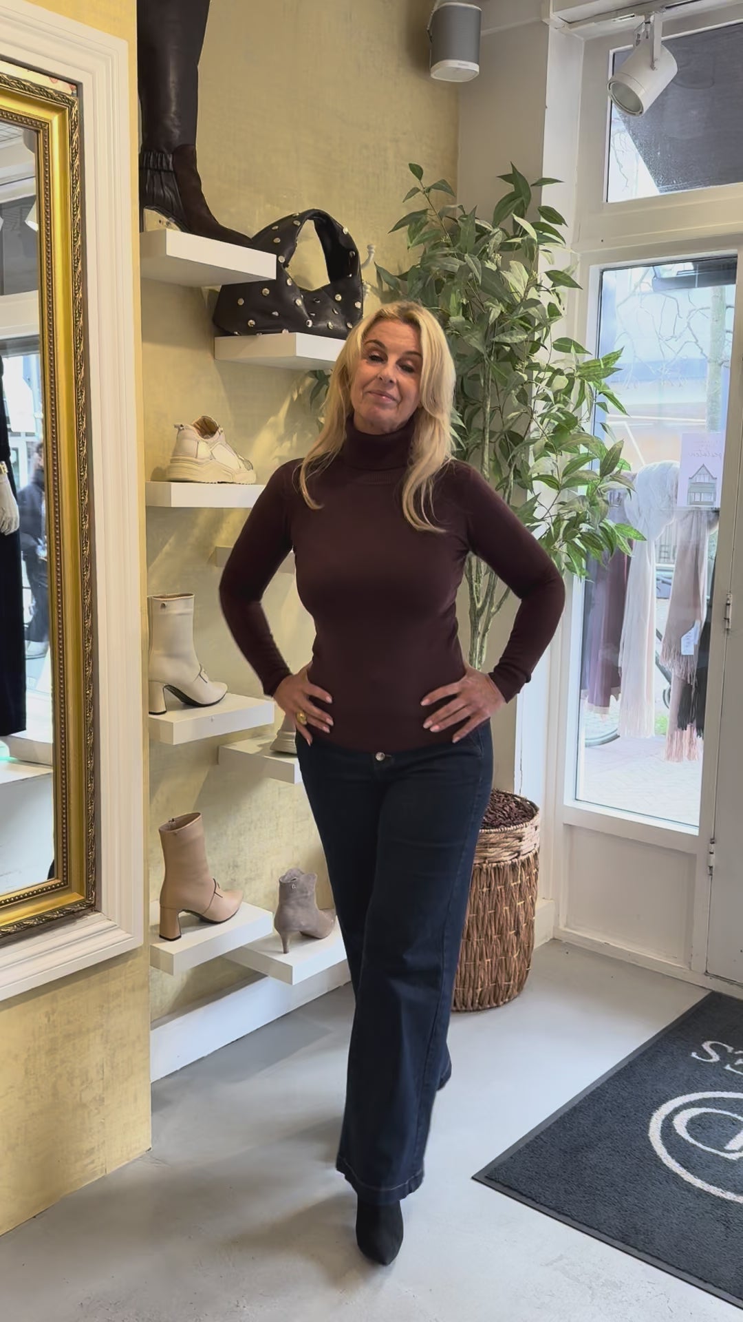 MVD Clothes Coltruitje bruin