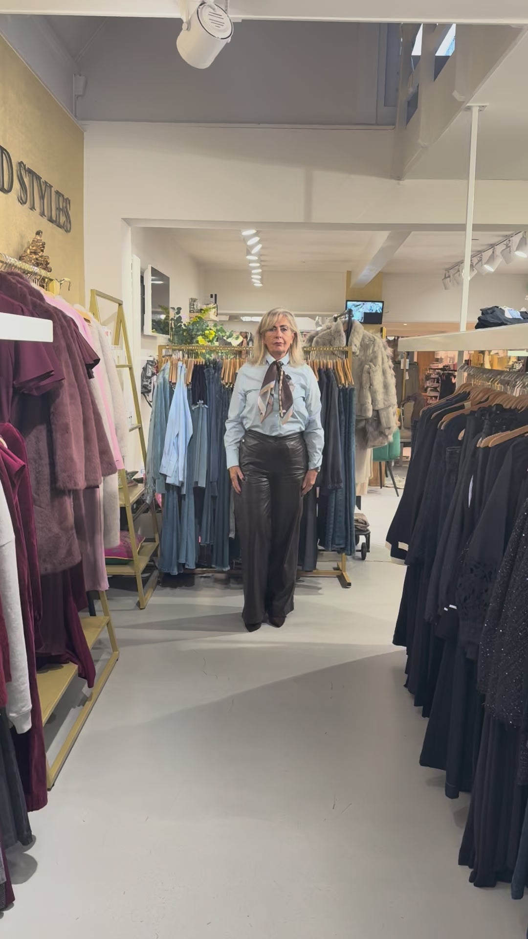 Access Vegan Leather Broek met Studs bruin