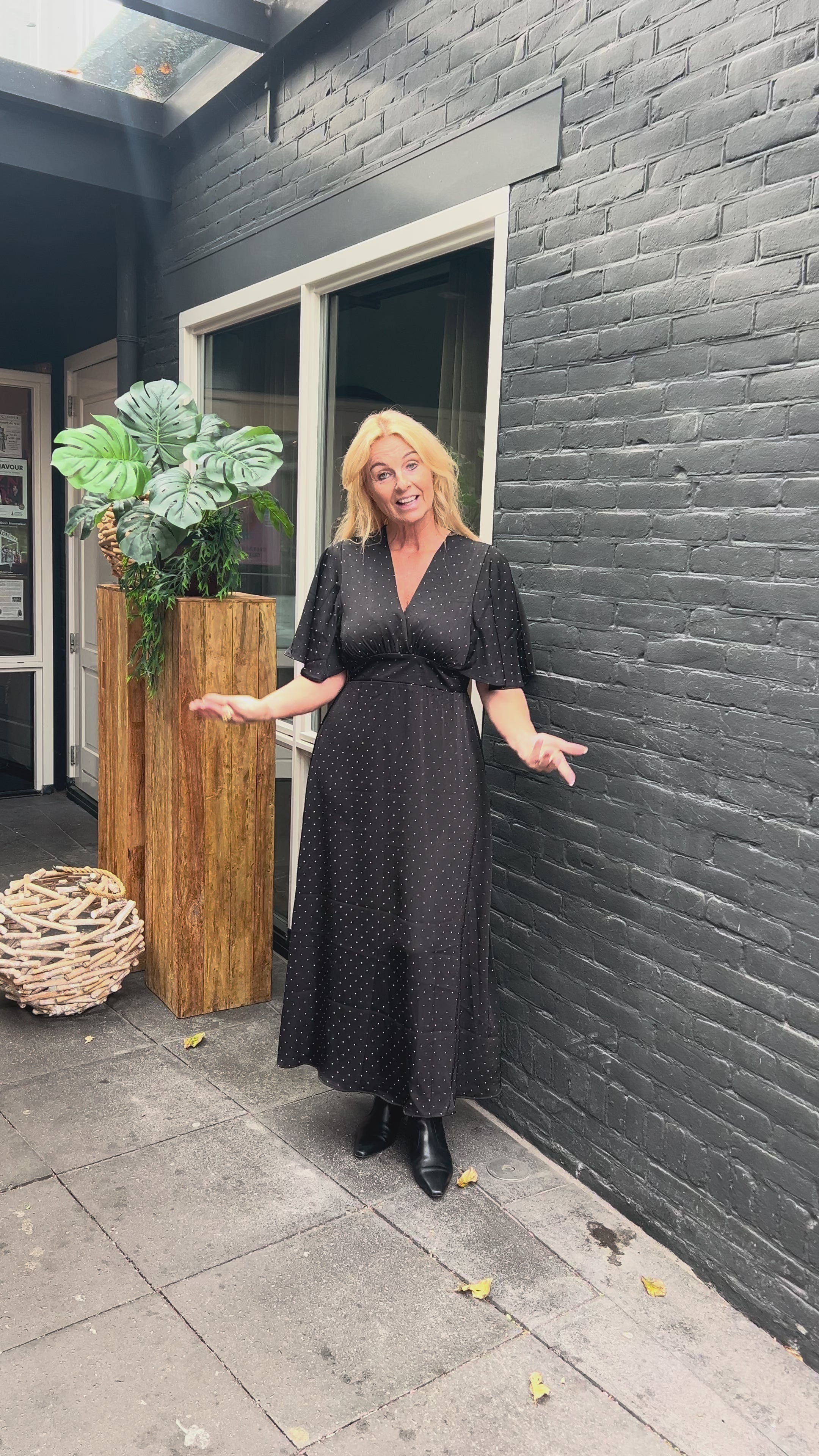 Sisterspoint Zwarte lange jurk met studs