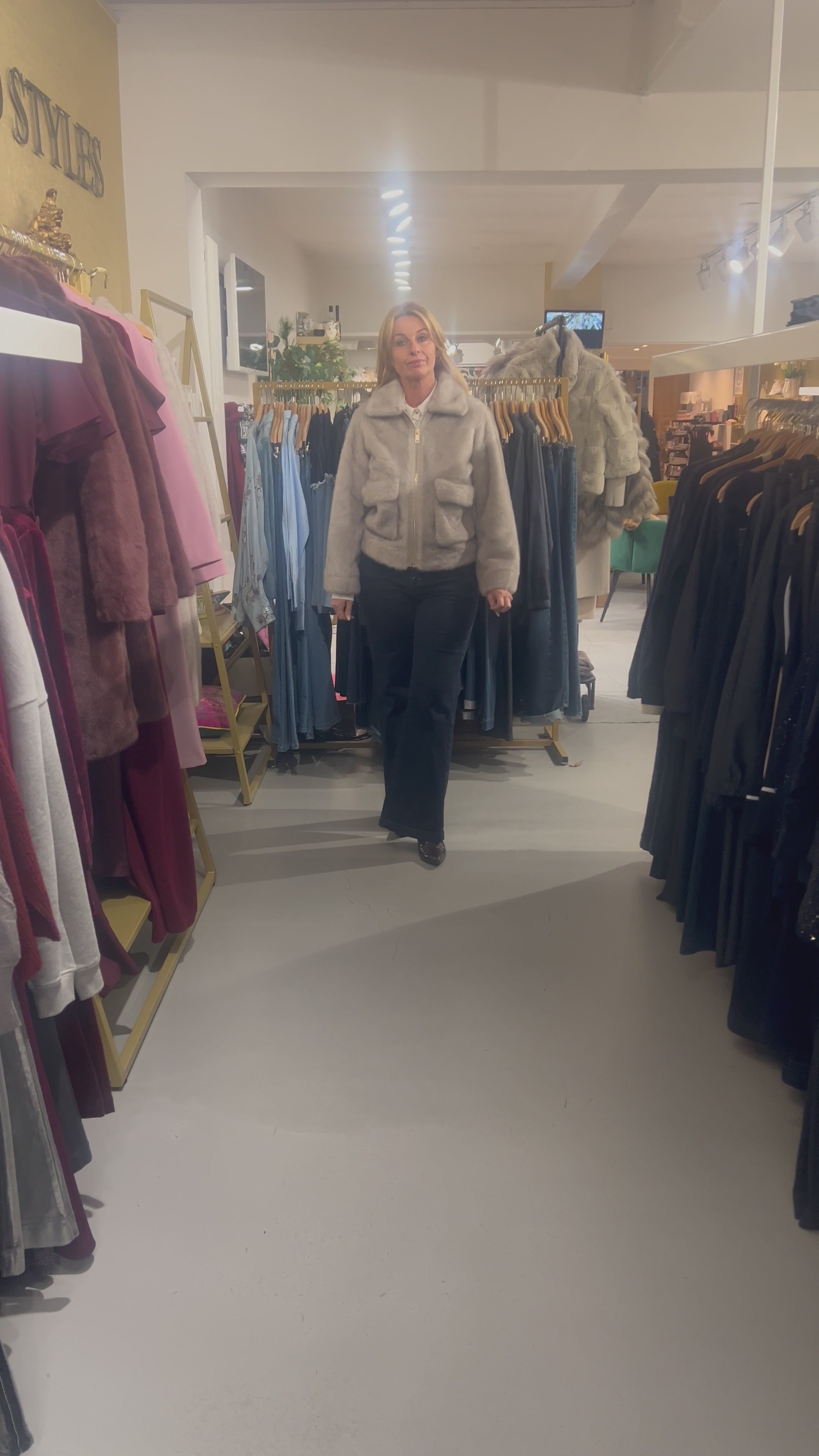 Rinascimento Korte grijze Faux Fur Jacket