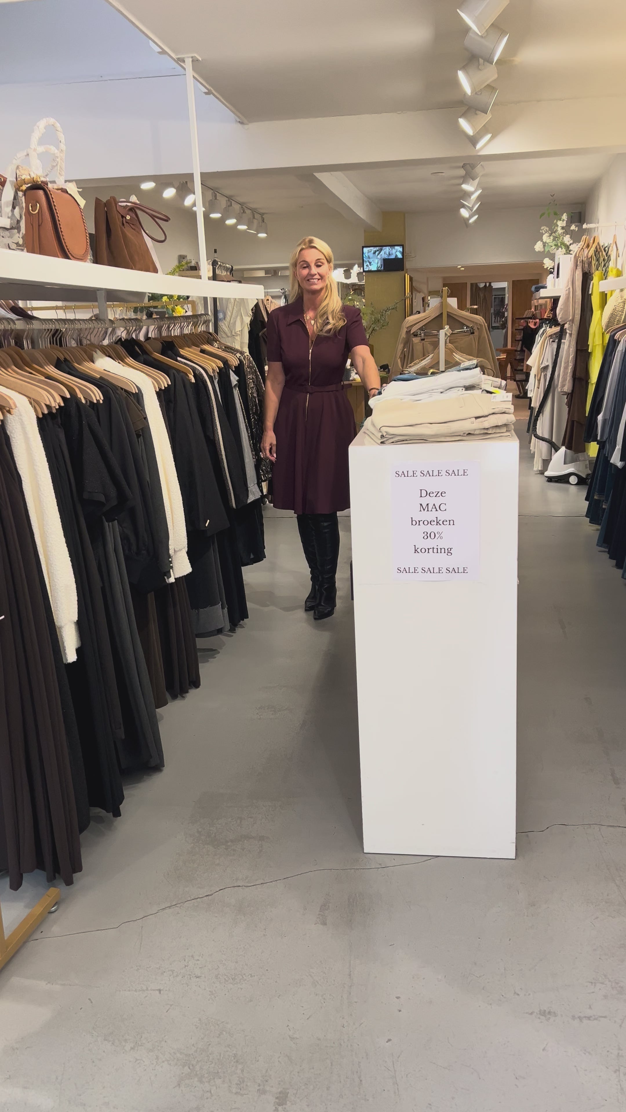 Rinascimento Burgundy Dress met rits