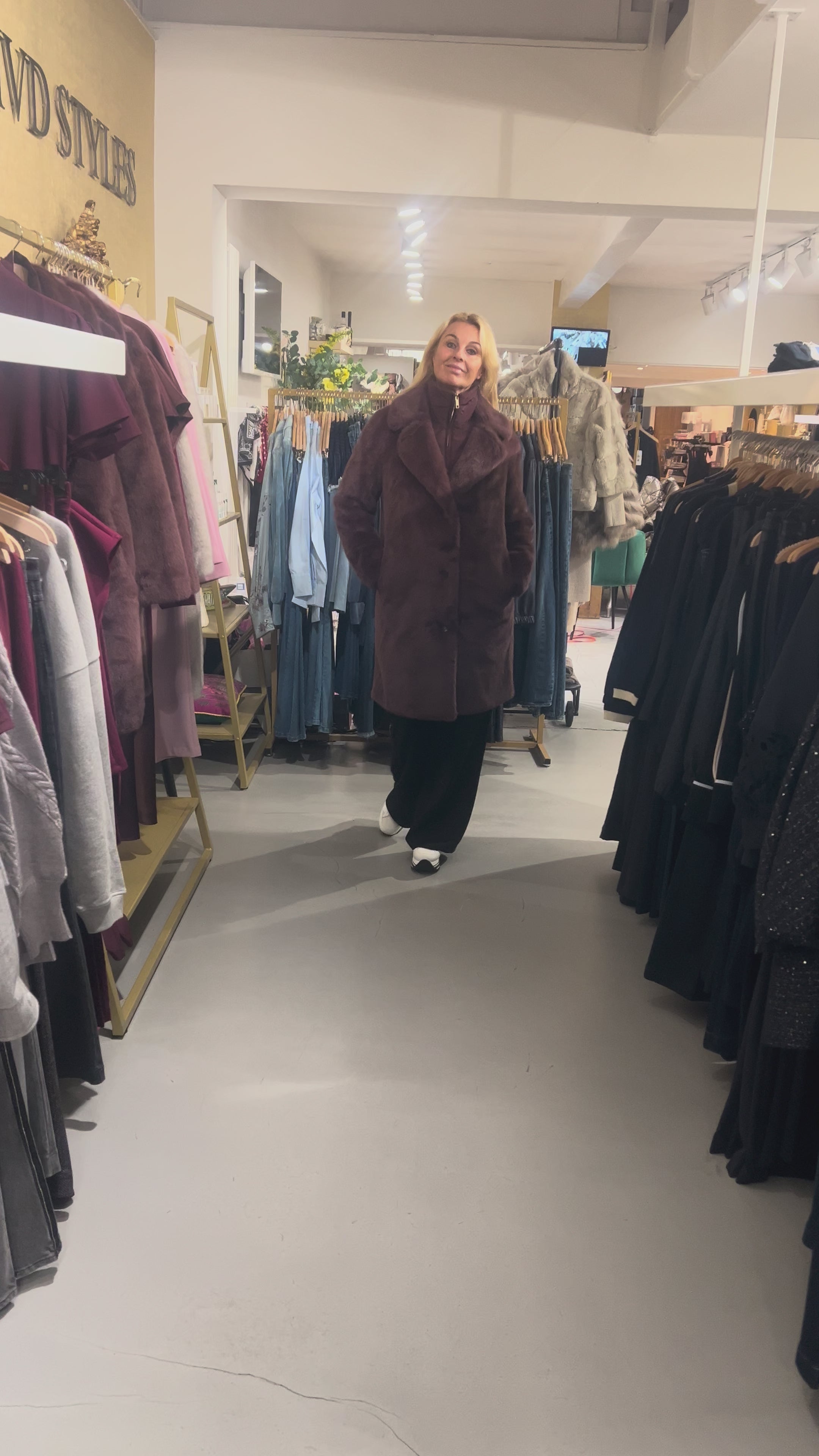 Rino & Pelle Geesje jas chocolate bean