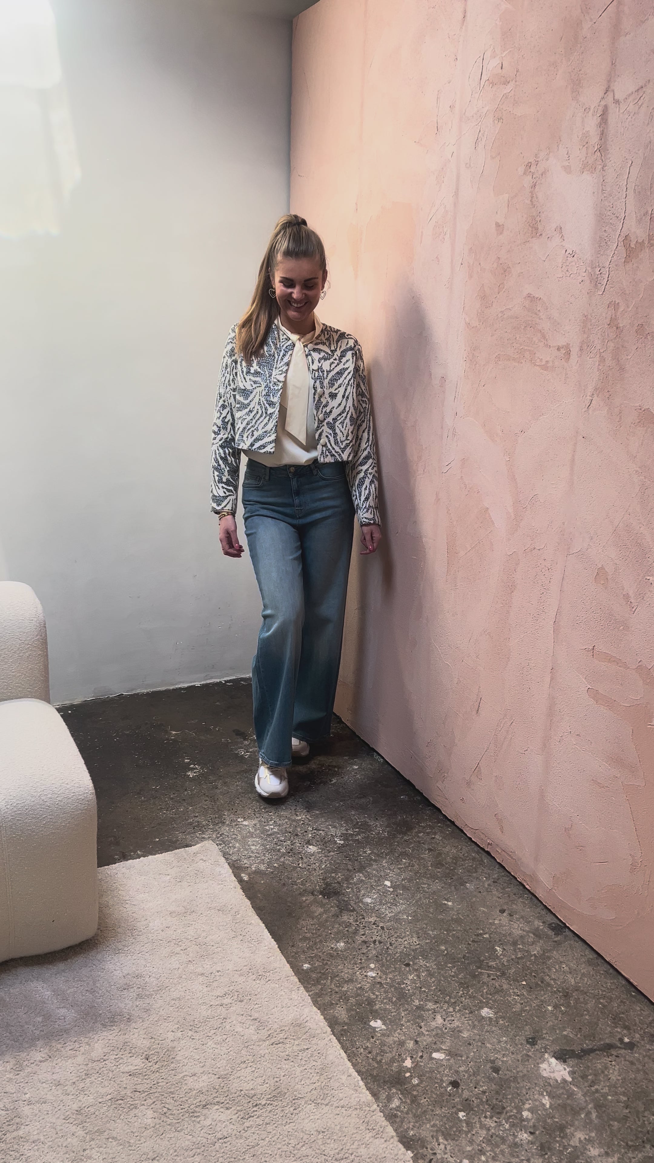 Accentil Tess Blazer Blue Capri