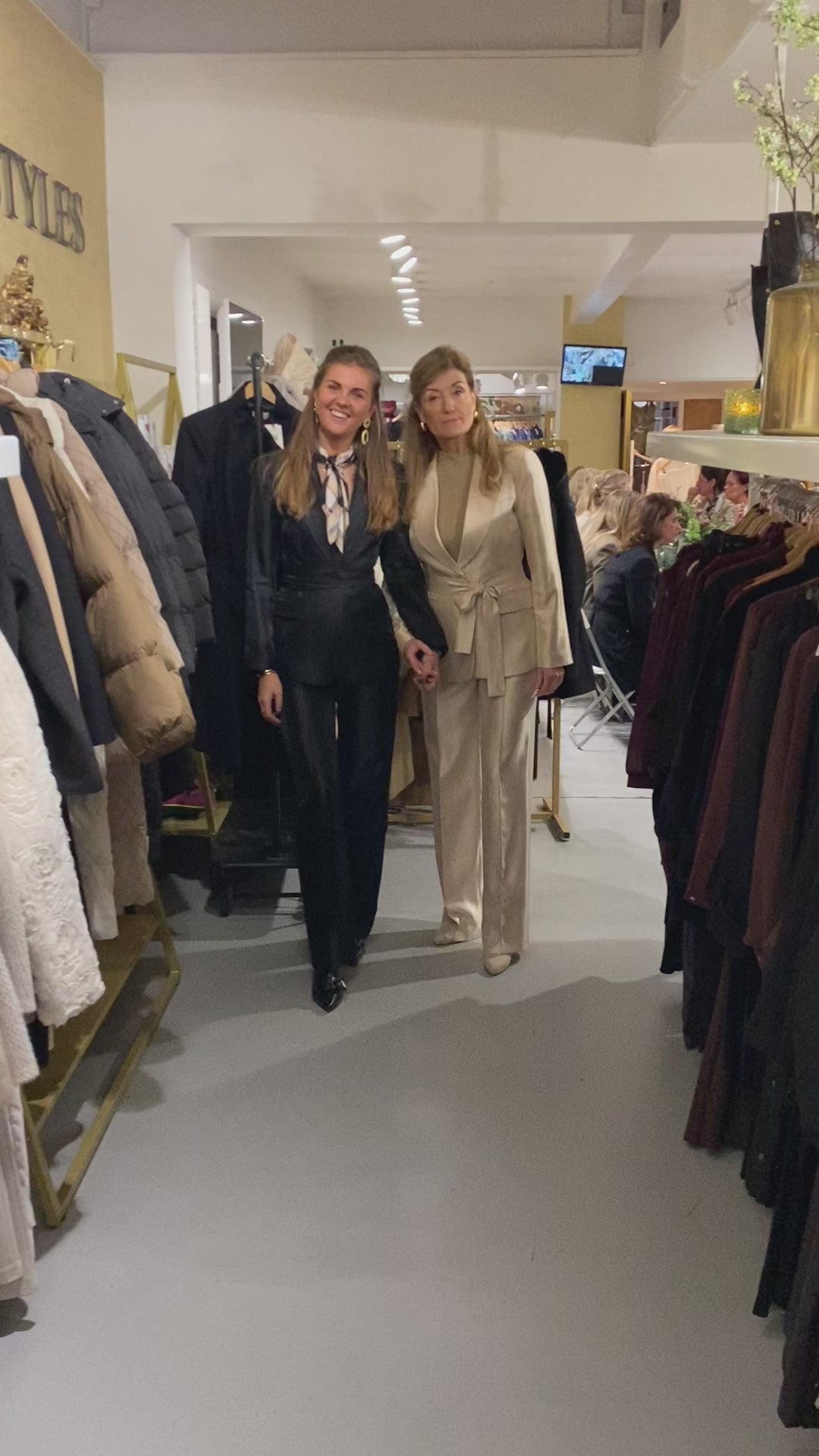 Access Tailored Blazer with Belt beige