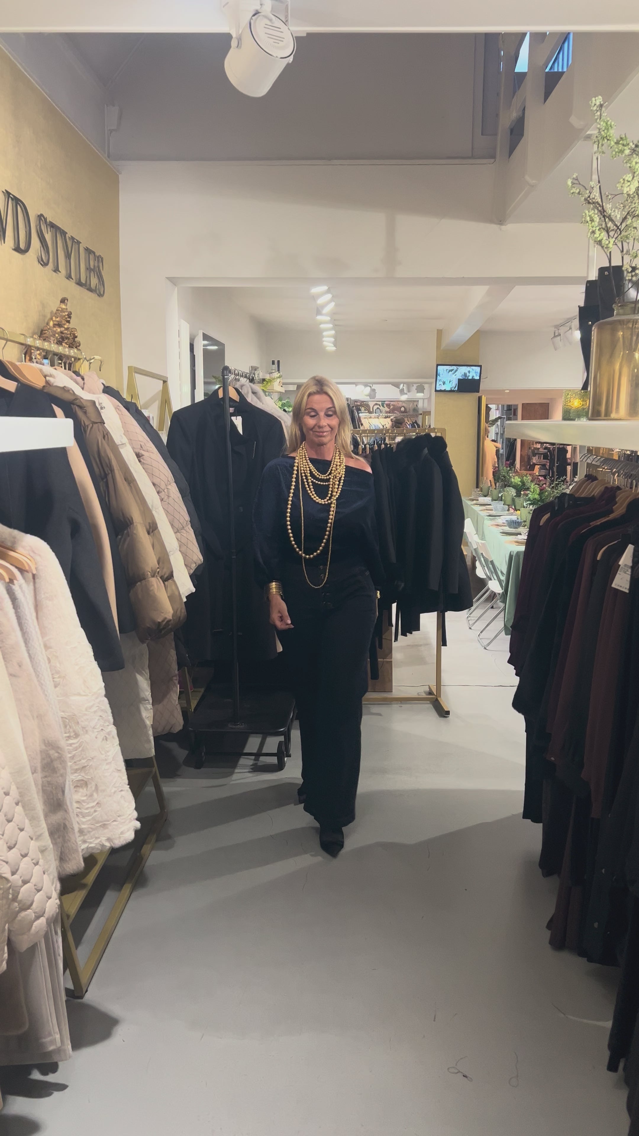 Rinascimento Navyblauwe Lurex Top met armbanden