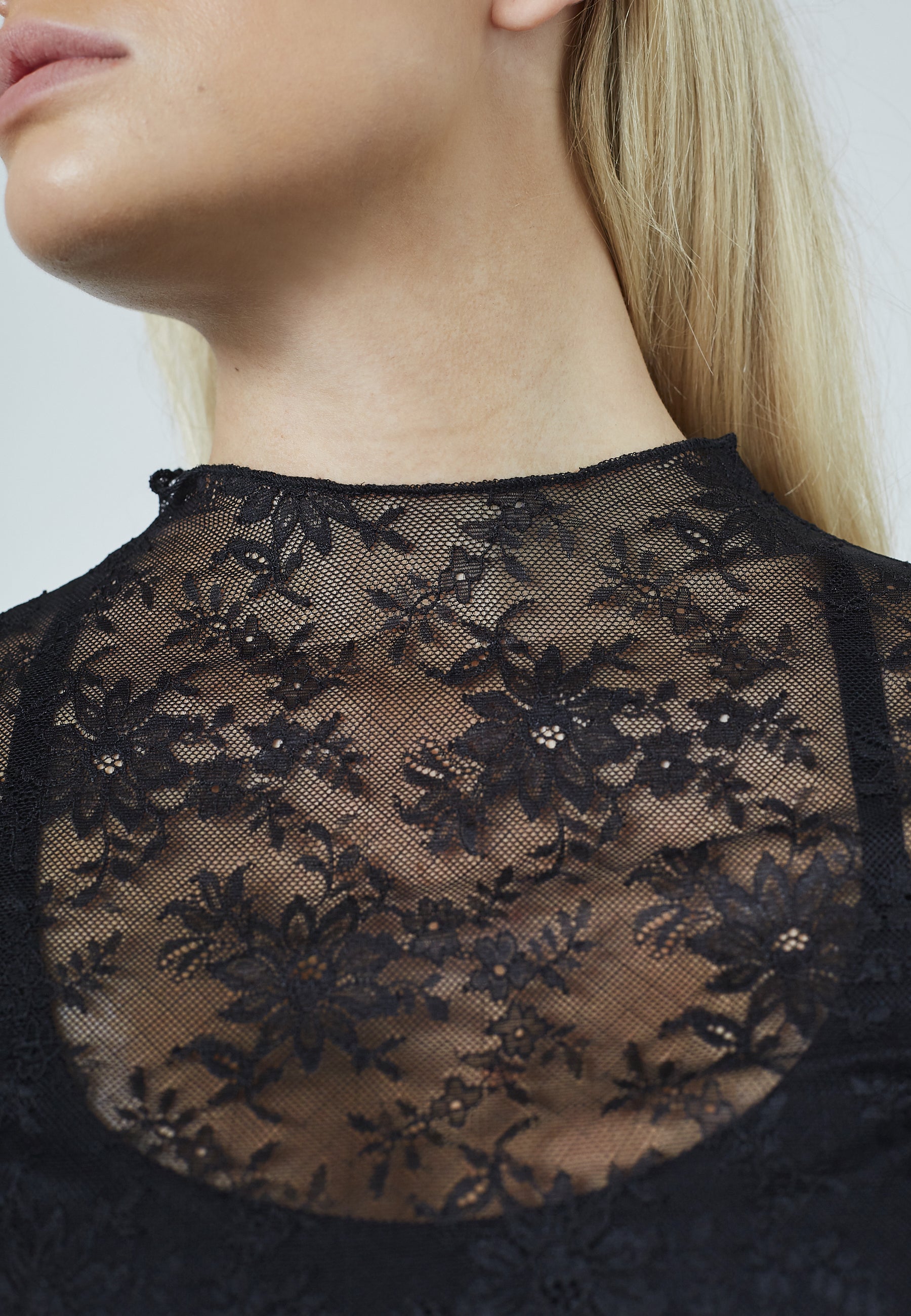 Sisterspoint Top Edana zwart kant